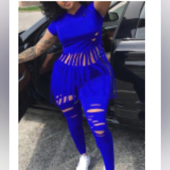 NEW BLUE CROP/LEGGINGS 2 PIECE SET FITS Sizes XL AND 1XL - Picture 2 of 2